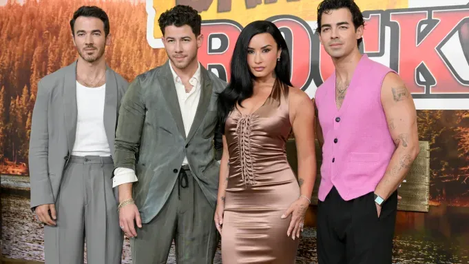 O Poder da Nostalgia: O impacto cultural do retorno de Camp Rock 3