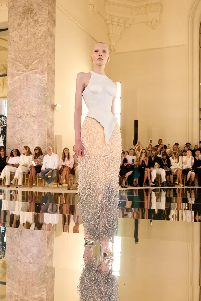 Haute Couture: O que é, quem faz e por que é o ápice da moda mundial