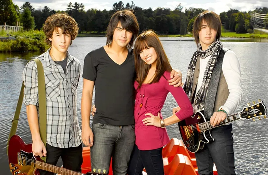 O Poder da Nostalgia: O impacto cultural do retorno de Camp Rock 3
