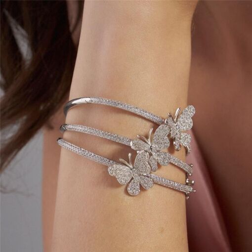 BRACELETE COM BORBOLETA CRAVEJADA DE ZIRCÔNIA