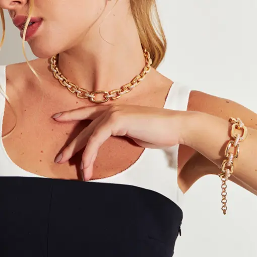 Pulseira com elos cravejados em zircônias