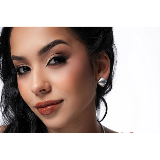 BRINCO QUADRADO ACETINADO