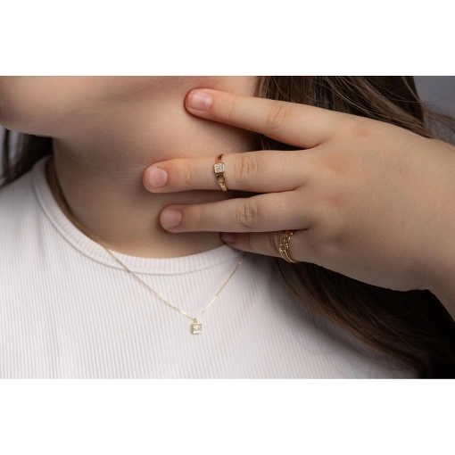 CHOKER COM QUADRADO