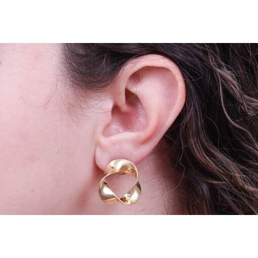 BRINCO ENROLADO VAZADO