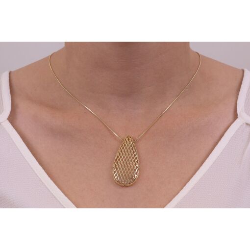 GARGANTILHA COM PINGENTE GOTA VAZADA