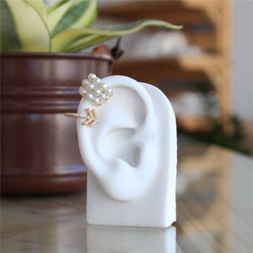EXPOSITOR ORELHA COM BASE PARA BRINCOS PIERCINGS BRANCO