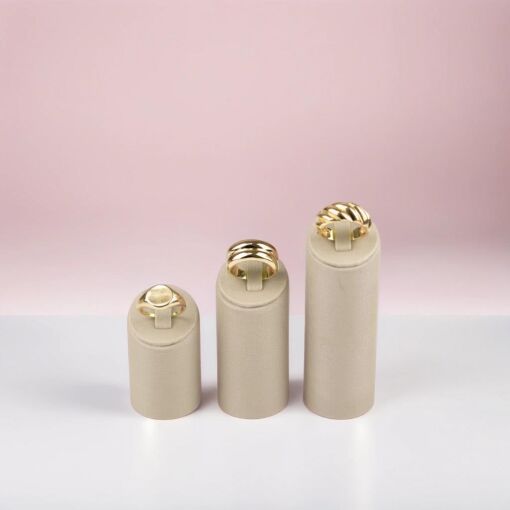EXPOSITOR TRIO PARA ANÉIS DOURADO REDONDO