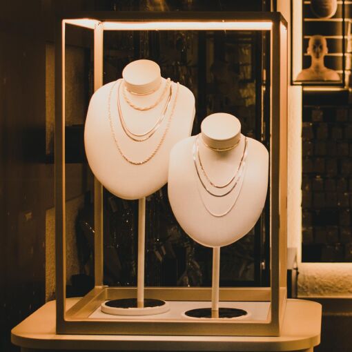 CUBO PARA VITRINE DOURADO COM ILUMINAÇÃO G