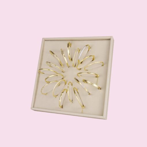 BANDEJA PARA BRACELETES 25X25CM FACTO DOURADO