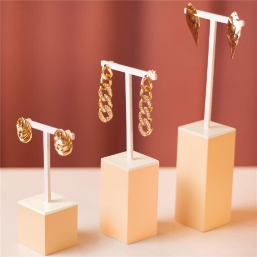 EXPOSITOR LAQUEADO BRINCO PÉROLA T COLORIDO