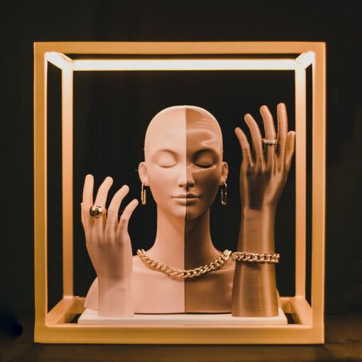 CUBO COM ILUMINAÇÃO COM EXPOSITORES