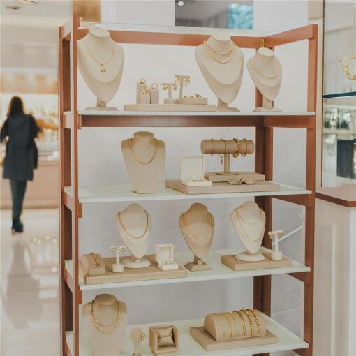 PRATELEIRA STORE IN STORE ESMALTE AREIA