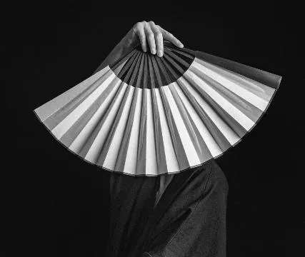 Coleção Kazê: a beleza do movimento na estética contemporânea japonesa