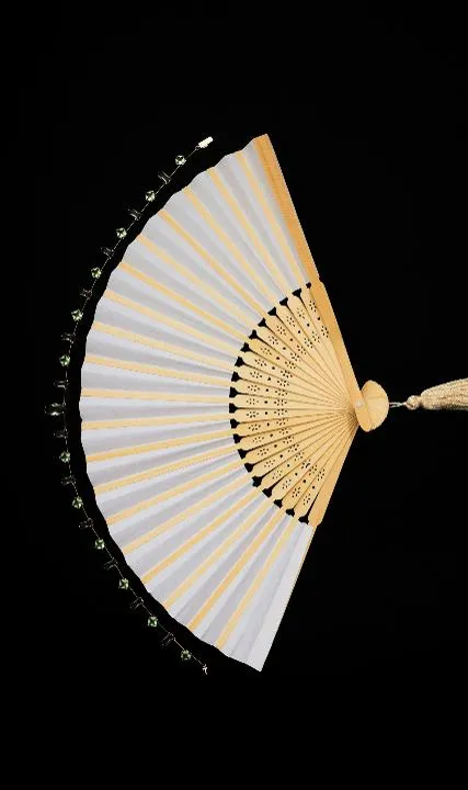 Coleção Kazê: a beleza do movimento na estética contemporânea japonesa