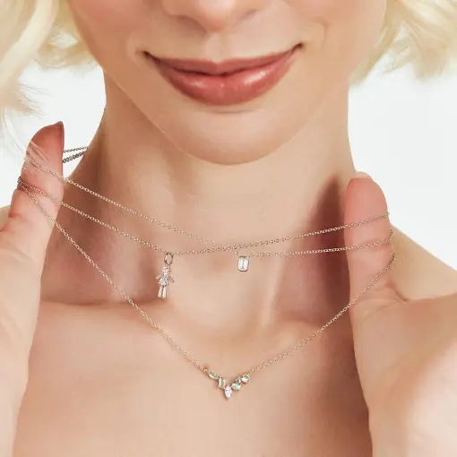 COLAR COM PINGENTE DE CRISTAL RETANGULAR PRATA RODINADA