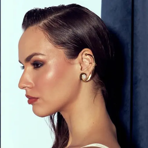BRINCO EAR CUFF CURVO COM PÉROLA SHELL