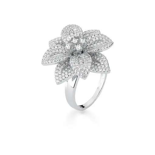 ANEL DE FLOR COM ZIRCÔNIAS BRANCAS BANHADA A RÓDIO