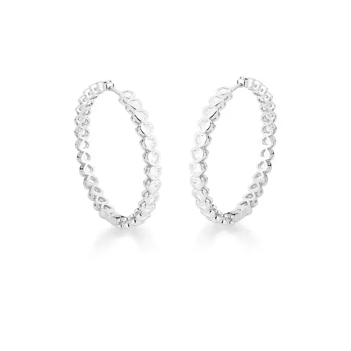 ARGOLA COM CRISTAIS EM CORAÇÕES