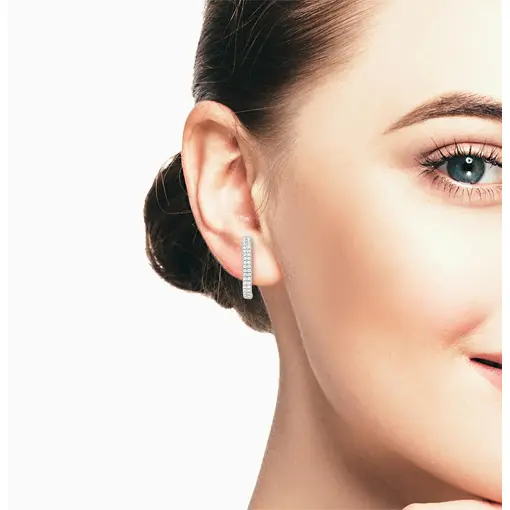 BRINCO EAR HOOK CRAVEJADO DE ZIRCÔNIA PRATA RODINADA