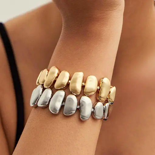 PULSEIRA COM ELOS OVAIS ABAULADOS E ACETINADO