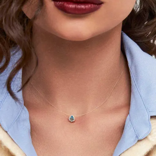 CHOKER COM PINGENTE DE GOTA EM FIO DE NYLON