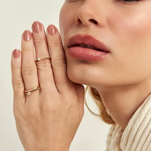 ANEL APARADOR COM ZIRCÔNIAS