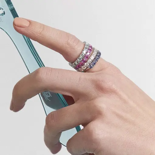 ANEL COM CRISTAIS REDONDOS PRATA RODINADA