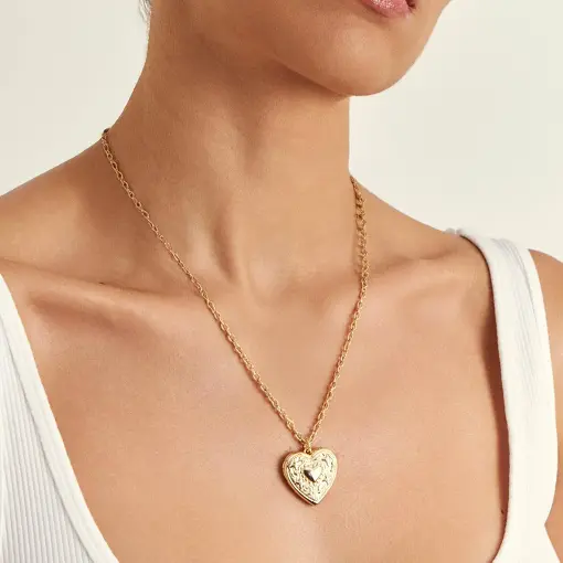 COLAR COM PINGENTE RELICÁRIO DE CORAÇÃO TEXTURIZADO