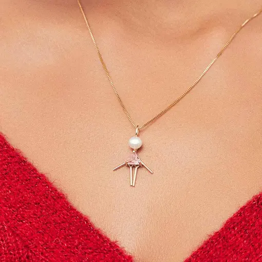 PINGENTE DE MENINA CRISTAL TRIANGULAR BRANCO BANHADO A OURO