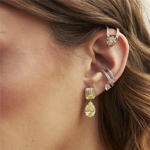 PIERCING DE ORELHA UNITÁRIO COM DUAS VOLTAS CRISTAL E ZIRCÔNIAS