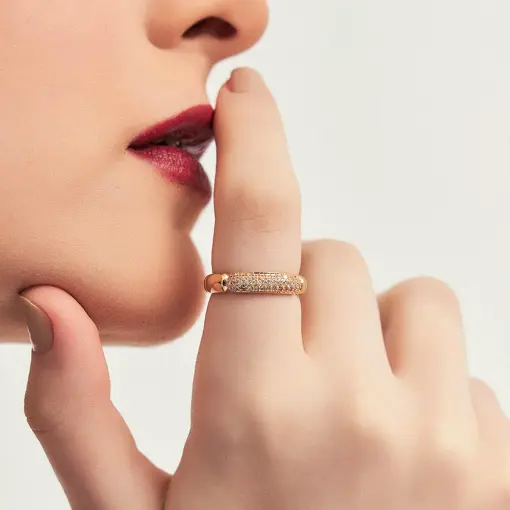 ANEL TRÊS FILEIRAS DE ZIRCÔNIAS BRANCAS BANHADA A OURO