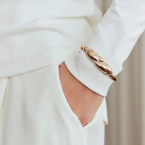 BRACELETE ABAULADO E CRAVEJADO DE ZIRCÔNIAS