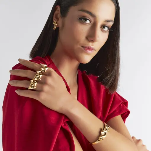BRINCO COM QUADRADOS LISOS BANHADO A OURO
