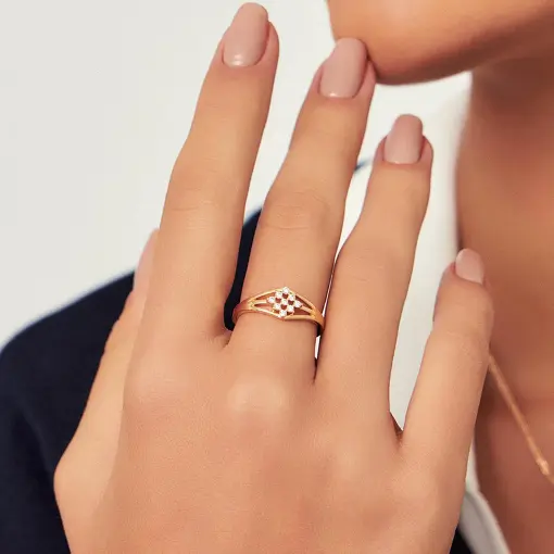 ANEL COM ZIRCÔNIAS REDONDAS BANHADO A OURO