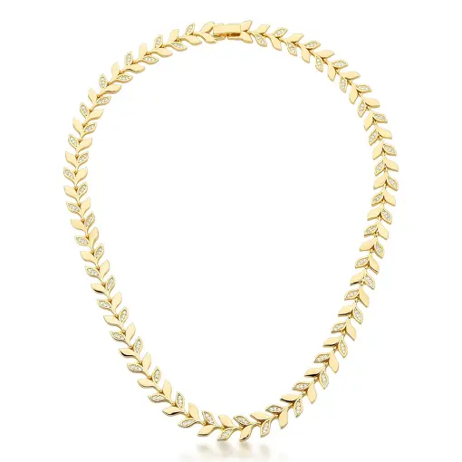 COLAR EM FOLHAS LISAS E CRAVEJADA BANHADO A OURO