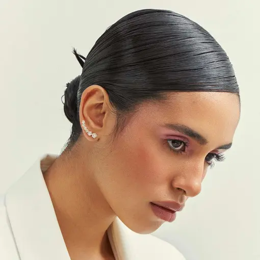 BRINCO EAR CUFF COM CRISTAIS REDONDOS DECRESCENTES
