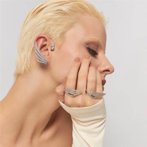 PIERCING DE ORELHA DE ASA CRAVEJADO DE ZIRCÔNIAS