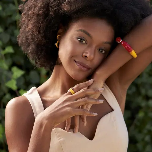 ANEL ESMALTADO AMARELO COM ZIRCÔNIA ROSA BANHADO A OURO