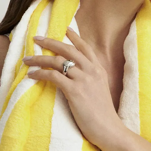 ANEL CURVO COM MINI ESFERAS