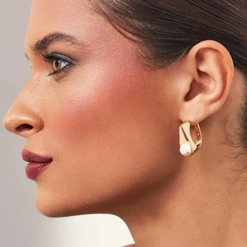 ARGOLA DE GOTA CURVA E COM PÉROLA SHELL