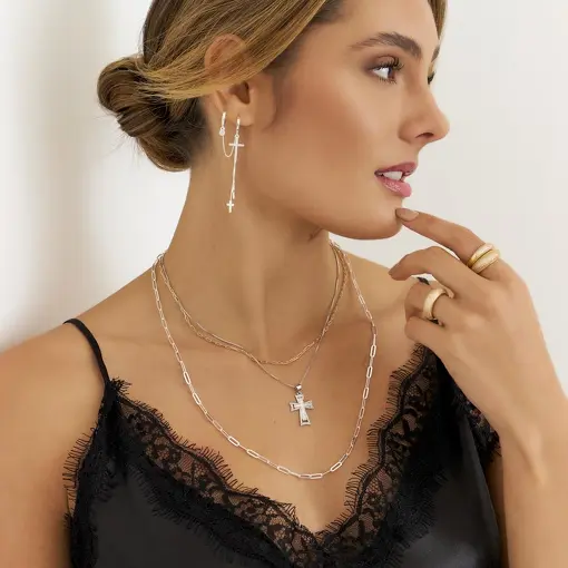 CORRENTE COM PINGENTE DE CRUZ MADREPÉROLA BANHADA A RÓDIO