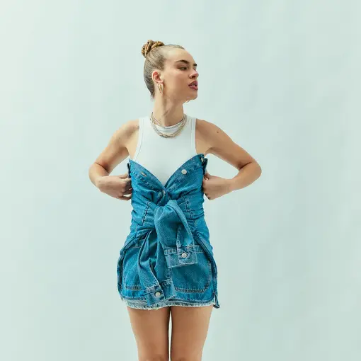 ARGOLA COM CRISTAIS EM CORAÇÕES