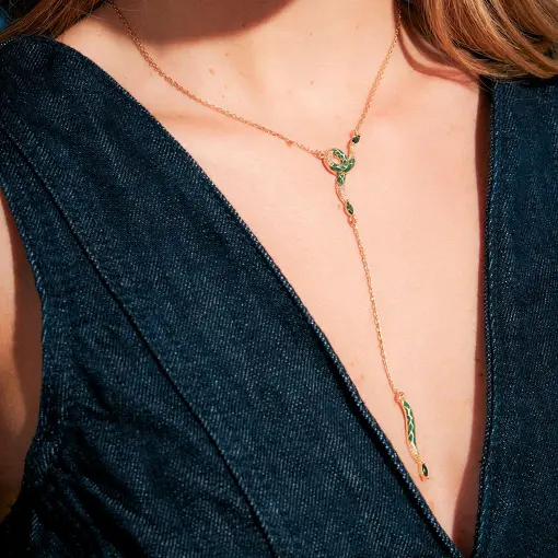 CORRENTE GRAVATA COM PINGENTE ESMALTADO VERDE BANHADO A OURO