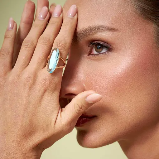 ANEL COM CRISTAL OVAL VAZADO