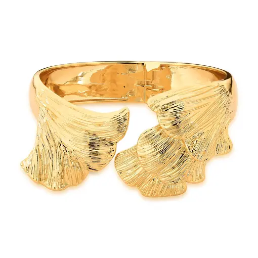 BRACELETE COM ABERTURA E PÉTALAS DE FLOR BANHADO A OURO