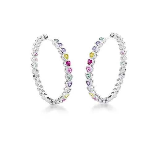 ARGOLA COM CRISTAIS EM CORAÇÕES