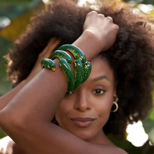 BRACELETE DE PAPAGAIO ESMALTADO VERDE BANHADO A OURO